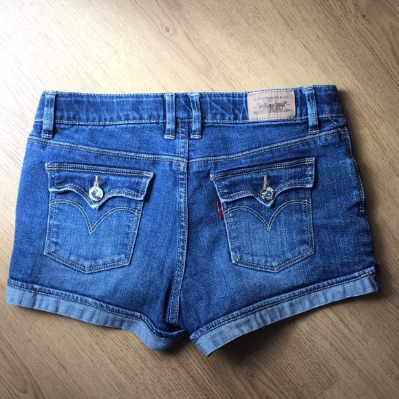 Levi’s Cuffed Jean Shorts - Picture 2 of 2